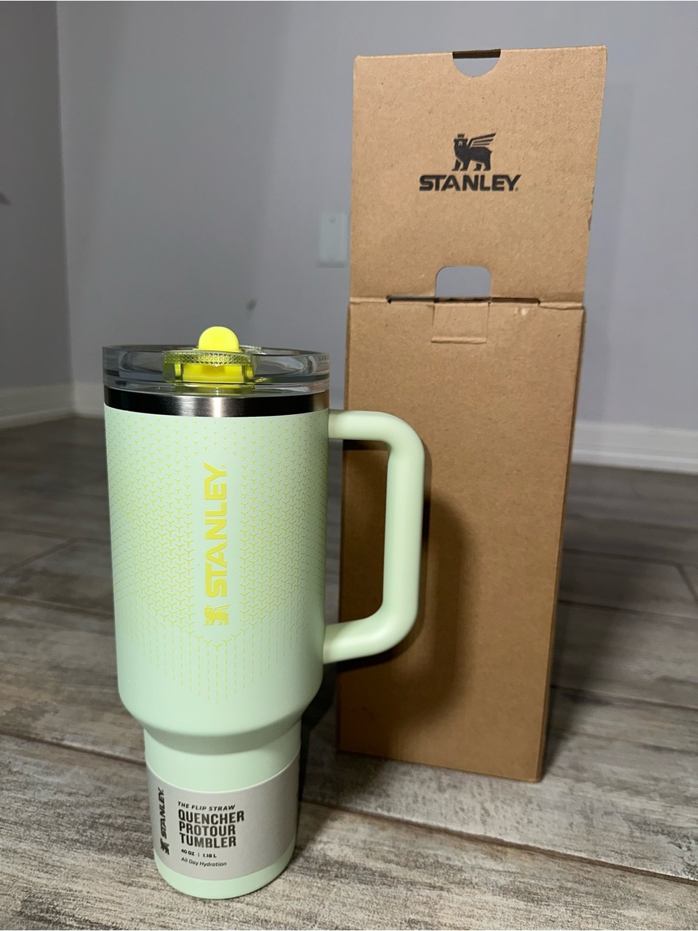 Stanley Pastel Green Tumbler with Yellow Lid Accent 📒🍋